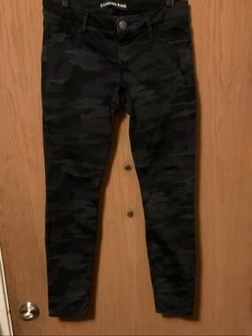 Express Women's Black Camo Skinny Jeans